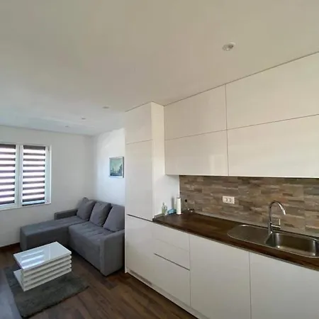 Mara Apartment *